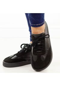 DEONI - Czarne skórzane Polskie półbuty damskie barefoot Deoni Bf01. Okazja: na spotkanie biznesowe, na co dzień. Kolor: czarny. Materiał: skóra. Szerokość cholewki: normalna. Sezon: wiosna. Styl: klasyczny, biznesowy, casual, elegancki
