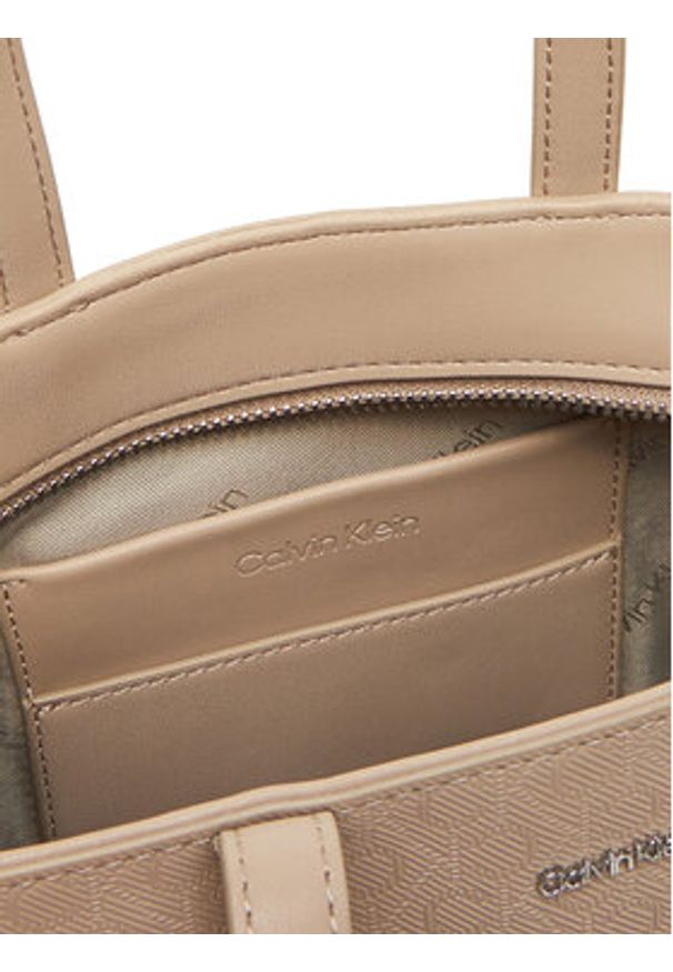 Calvin Klein Torebka Ck Must Small Tote_Mono K60K613023 Brązowy. Kolor: brązowy. Materiał: skórzane