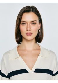 Big-Star - Sweter damski polo w pasy kremowo-czarne Alina 100. Okazja: na co dzień. Typ kołnierza: polo. Kolor: biały. Materiał: skóra, wiskoza. Wzór: gładki, paski. Styl: casual, elegancki #6
