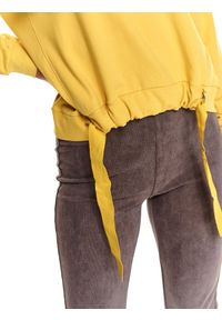 TOP SECRET - Luźna bluza z wiązaniem. Kolor: żółty. Materiał: dzianina. Długość rękawa: długi rękaw. Długość: długie. Wzór: aplikacja. Sezon: jesień #4