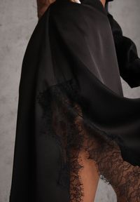 Renee - Czarna Asymetryczna Spódnica z Satyny Zdobiona Koronką Katarva. Okazja: na co dzień, na imprezę. Kolor: czarny. Materiał: koronka, satyna. Wzór: aplikacja, koronka. Styl: elegancki, casual #7