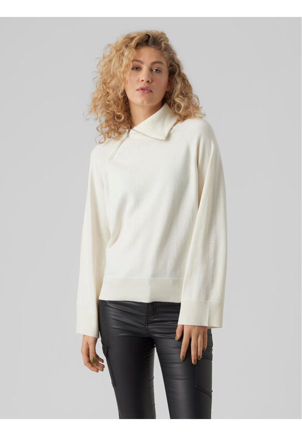 Vero Moda Golf Vivan 10271449 Écru Relaxed Fit. Typ kołnierza: golf. Materiał: syntetyk