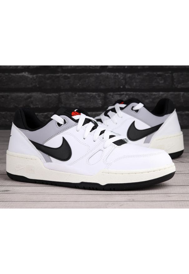 Buty męskie sportowe retro Nike FULL FORCE LO. Kolor: biały, wielokolorowy, czarny