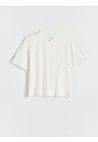 Reserved - T-shirt oversize z naszywką - kremowy. Kolor: kremowy. Materiał: bawełna, dzianina. Wzór: aplikacja