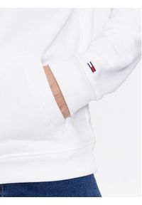 Tommy Jeans Bluza Flag Spray DM0DM17911 Biały Regular Fit. Kolor: biały. Materiał: bawełna #5
