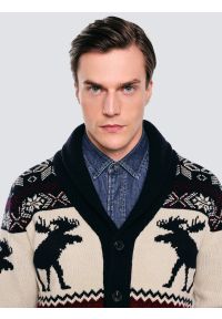 Big-Star - Kardigan męski ze wzorem skandynawskim bordowo-granatowy Lorenzo 000. Okazja: na spacer. Kolor: wielokolorowy. Materiał: dzianina, jeans. Wzór: gładki, ze splotem. Styl: klasyczny, sportowy #7