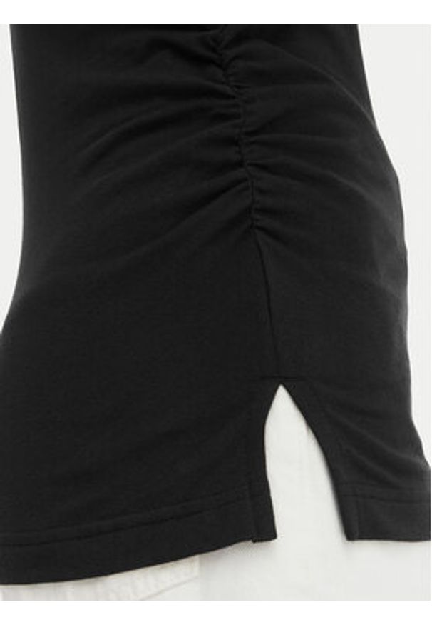 Calvin Klein Jeans T-Shirt LV047G808G Czarny Slim Fit. Kolor: czarny. Materiał: bawełna