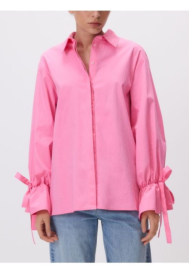 Reserved - Koszula z wiązaniami przy rękawach - intensywny róż. Kolor: różowy. Materiał: tkanina, bawełna