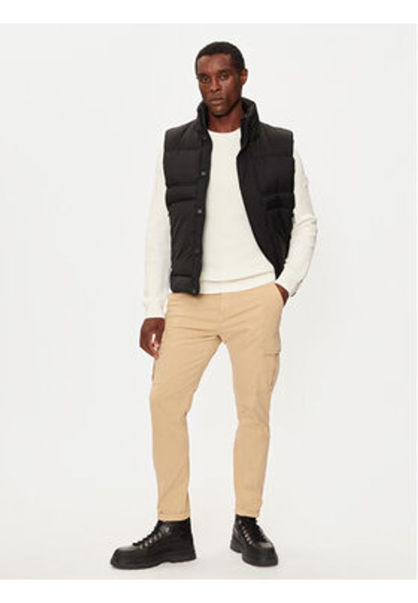 BOSS - Boss Kamizelka Odaini 50536013 Czarny Regular Fit. Kolor: czarny. Materiał: syntetyk
