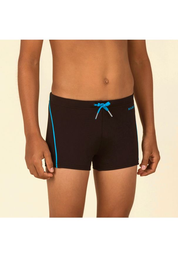 Decathlon - Bokserki pływackie dla dzieci Nabaiji 100 Plus. Kolor: czarny, niebieski, wielokolorowy. Materiał: poliester, materiał