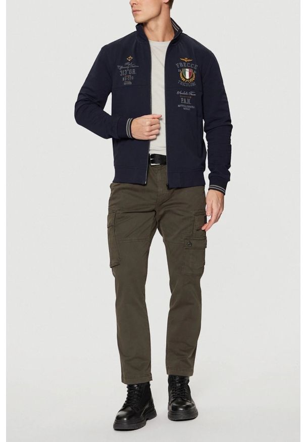 Aeronautica Militare - AERONAUTICA MILITARE Granatowa bluza męska Color-block. Kolor: niebieski. Wzór: nadruk