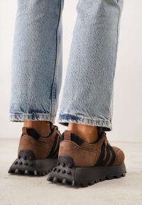 Born2be - Brązowe Zamszowe Sneakersy na Grubej Podeszwie Geometrycznym Wzorem Zitula. Okazja: na spacer, na co dzień. Kolor: brązowy. Materiał: zamsz. Wzór: geometria. Sport: turystyka piesza #5