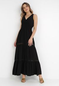 Born2be - Czarna Sukienka Rhenemisa. Kolor: czarny. Materiał: koronka. Długość rękawa: na ramiączkach. Typ sukienki: kopertowe. Długość: maxi #1