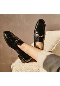 Marco Shoes Loafersy nabłyszczane czarne. Kolor: czarny