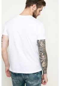 Levi's® - Levi's - T-shirt 39636.0000-white. Okazja: na spotkanie biznesowe, na co dzień. Kolor: biały. Materiał: dzianina. Wzór: nadruk. Styl: biznesowy, casual #2