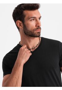 Ombre Clothing - Klasyczna męska bawełniana koszulka z dekoltem w serek BASIC - czarna V1 - Rozmiar: XXL. Typ kołnierza: dekolt w serek. Kolor: czarny. Materiał: bawełna. Styl: klasyczny