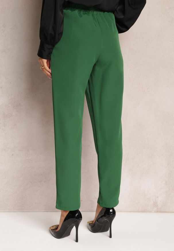 Renee - Zielone Spodnie Cygaretki Zalko. Okazja: na co dzień. Kolor: zielony. Styl: klasyczny, casual, elegancki