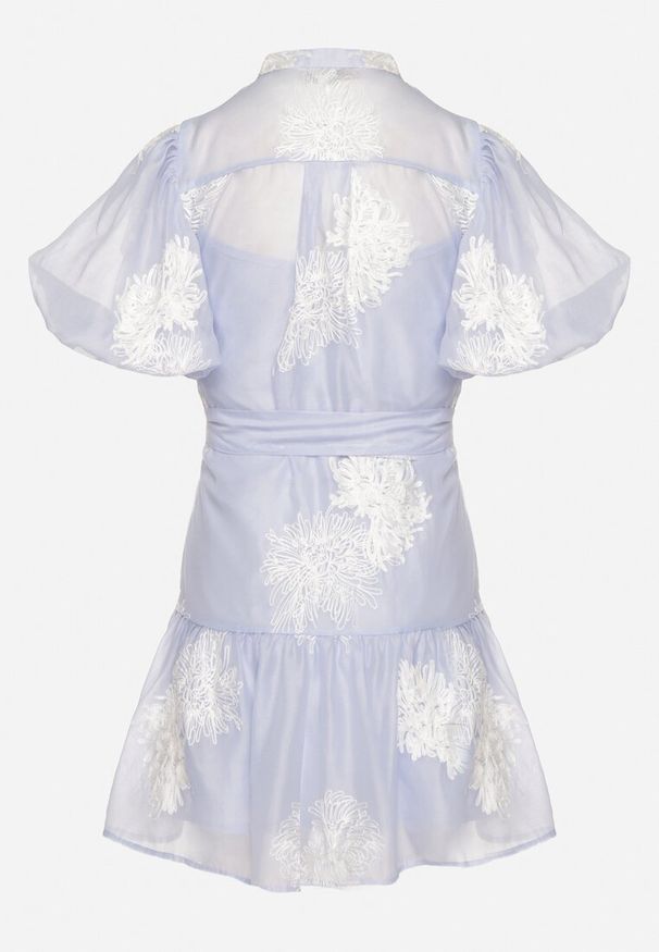 Born2be - Jasnoniebieska Koszulowa Przezroczysta Sukienka z Bawełną Haftami i Paskiem Lirulira. Okazja: na co dzień. Kolor: niebieski. Materiał: bawełna. Wzór: haft. Sezon: lato. Typ sukienki: koszulowe. Styl: casual, elegancki