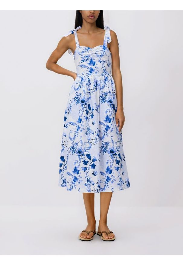 Reserved - Sukienka midi w kwiaty - jasnoniebieski. Kolor: niebieski. Materiał: tkanina. Wzór: kwiaty. Długość: midi