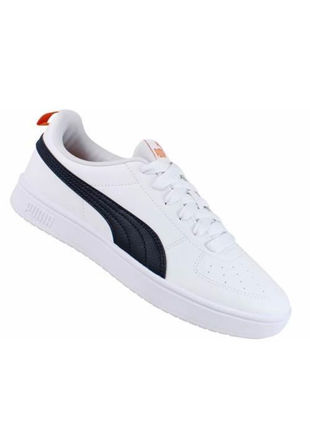 Buty do chodzenia damskie Puma Rickie Jr. Kolor: biały. Materiał: materiał, syntetyk. Szerokość cholewki: normalna. Sport: turystyka piesza