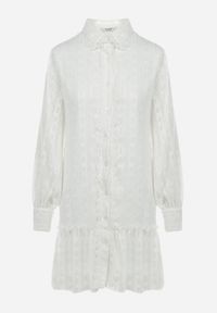 Born2be - Biała Koszulowa Sukienka z Metaliczną Nitką Shenemi. Kolor: biały. Materiał: tkanina, koronka. Typ sukienki: koszulowe. Długość: mini #4
