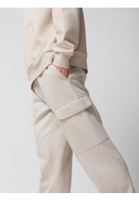 outhorn - Spodnie dresowe joggery męskie - kremowe. Kolor: kremowy. Materiał: dresówka #7