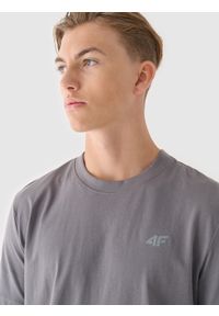 4f - 4F T-shirt regular gładki męski - szary XXL. Okazja: na co dzień. Kolor: szary. Materiał: dzianina, bawełna, jersey. Długość rękawa: krótki rękaw. Długość: krótkie. Wzór: gładki. Styl: klasyczny, sportowy, casual