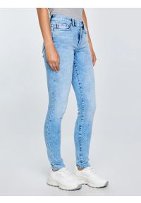 Big-Star - Jeansy damskie skinny marmurkowe jasnoniebieskie Adela 138. Kolor: niebieski. Styl: elegancki, klasyczny