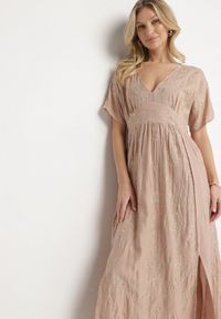 Born2be - Beżowa Wiskozowa Sukienka z Metaliczną Nicią i Haftem Nelvesia. Okazja: na co dzień. Kolor: beżowy. Materiał: wiskoza. Wzór: haft. Sezon: wiosna. Styl: klasyczny, casual, elegancki #7