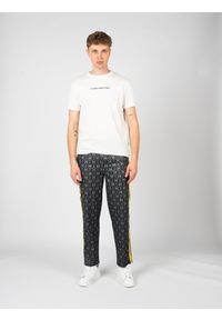 John Richmond T-Shirt | HMP25017TS | Mężczyzna | Biały. Okazja: na co dzień. Kolor: biały. Materiał: bawełna. Długość: długie. Wzór: nadruk. Styl: elegancki, casual