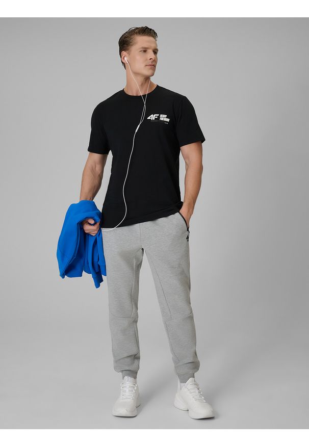 4f - 4F T-shirt regular gładki męski - czarny L. Okazja: na co dzień. Kolor: czarny. Materiał: jeans, materiał, dresówka. Wzór: gładki. Styl: casual, klasyczny