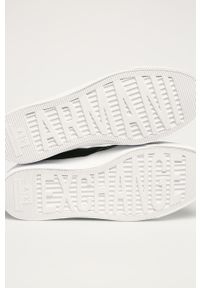 Armani Exchange - Tenisówki. Nosek buta: okrągły. Zapięcie: bez zapięcia. Kolor: czarny. Materiał: syntetyk, materiał, guma. Szerokość cholewki: normalna #2