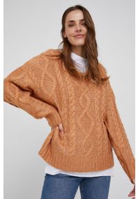 Answear Lab Sweter damski kolor brązowy ciepły. Kolor: brązowy. Materiał: dzianina. Długość rękawa: długi rękaw. Długość: długie. Wzór: ze splotem. Styl: wakacyjny