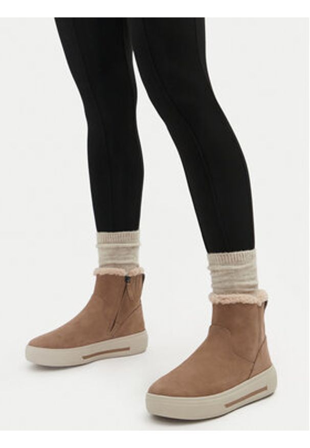 Clarks Botki Hollyhock Lane 26178840 Beżowy. Kolor: beżowy. Materiał: nubuk, skóra