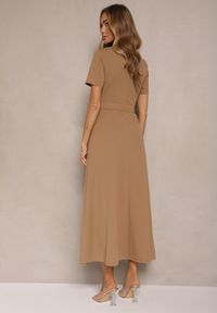 Renee - Ciemnobeżowa Sukienka o Rozkloszowanym Kroju z Ozdobnym Paskiem Desiliena. Okazja: na co dzień. Kolor: beżowy. Materiał: denim. Typ sukienki: rozkloszowane. Styl: klasyczny, casual, elegancki #5