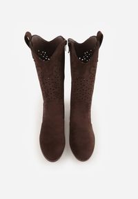 Born2be - Brązowe Ażurowe Botki na Obcasie w Stylu Kowbojek Lissemi. Okazja: na co dzień. Kolor: brązowy. Materiał: skóra, jeans. Wzór: ażurowy. Sezon: wiosna, jesień. Obcas: na obcasie. Styl: casual, elegancki. Wysokość obcasa: średni #8