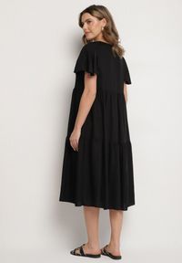 Born2be - Czarna Wiskozowa Sukienka Rozkloszowana z Dekoltem V Natilenia. Okazja: na co dzień. Kolor: czarny. Materiał: wiskoza. Styl: klasyczny, elegancki, casual #5