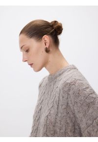 Reserved - Sweter z warkoczowym splotem - brązowy. Kolor: brązowy. Materiał: dzianina. Wzór: ze splotem