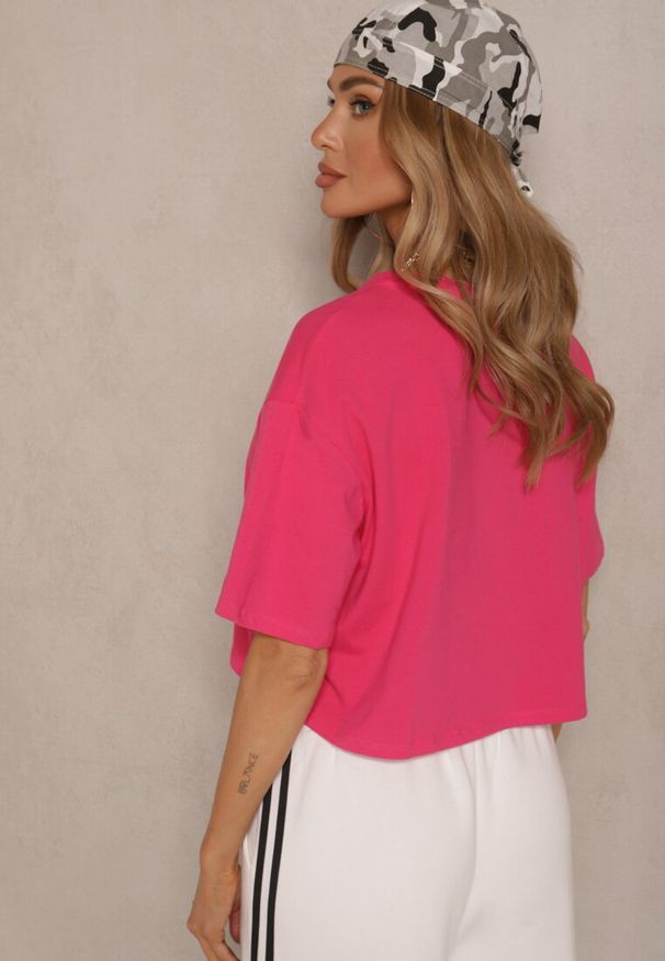Renee - Różowy T-shirt o Fasonie Cropped Oversize Brighta. Okazja: na co dzień. Kolor: różowy. Styl: casual, elegancki