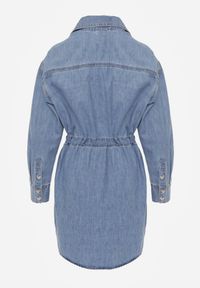 Born2be - Niebieska Koszulowa Sukienka Jeansowa z Marszczeniem i Guzikami Dorinatta. Okazja: na co dzień. Kolor: niebieski. Materiał: jeans. Wzór: ażurowy. Typ sukienki: koszulowe. Styl: casual, elegancki #3