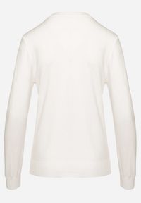 Born2be - Biały Sweter z Wiskozą Modalem i Aplikacjami 3D Esalttia. Okazja: na co dzień. Kolor: biały. Materiał: wiskoza. Wzór: aplikacja. Sezon: zima, jesień. Styl: elegancki, casual #4