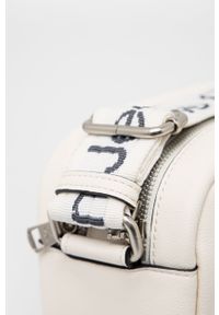 Calvin Klein Jeans Torebka kolor kremowy. Kolor: beżowy. Rodzaj torebki: na ramię #4