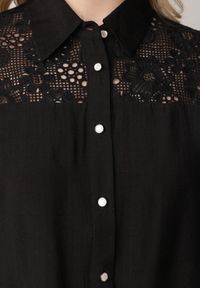 Born2be - Czarna Koszula z Wiskozy na Krótki Rękaw z Ażurowymi Wstawkami Kakara. Okazja: na co dzień, do pracy, na spotkanie biznesowe. Kolor: czarny. Materiał: wiskoza. Długość rękawa: krótki rękaw. Długość: krótkie. Wzór: ażurowy. Styl: klasyczny, casual, biznesowy, elegancki #8