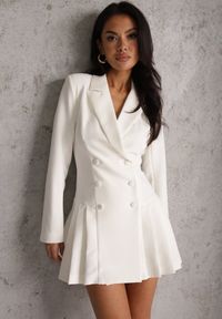 Renee - Biała Rozkloszowana Sukienka Marynarka VICES z Usztywnianymi Ramionami Ilarita. Okazja: na spotkanie biznesowe, do pracy. Kolor: biały. Styl: biznesowy #7