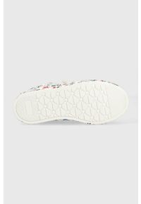 Primigi sneakersy dziecięce. Nosek buta: okrągły. Zapięcie: rzepy. Materiał: skóra, guma #5