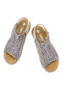 Sandały damskie Rieker, cholewka z materiału tekstylnego wsuwany fason na platformie, kolorowe, 69284-90. Materiał: materiał. Wzór: kolorowy. Obcas: na platformie #3