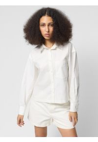 outhorn - Koszula bawełniana damska - biała. Kolor: biały. Materiał: bawełna. Długość rękawa: długi rękaw. Długość: długie