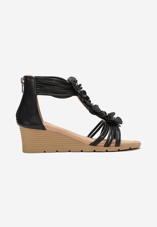 Renee - Czarne Sandały Boho z Suwakiem i Kwiatami na Niskim Koturnie Asaline. Kolor: czarny. Wzór: kwiaty. Obcas: na koturnie. Styl: boho