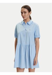 Tommy Jeans Sukienka codzienna DW0DW22995 Niebieski jasny Regular Fit. Okazja: na co dzień. Kolor: niebieski. Materiał: bawełna. Typ sukienki: proste. Styl: casual #1