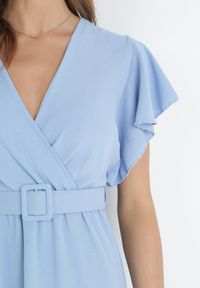 Born2be - Niebieska Sukienka z Kopertowym Dekoltem i Paskiem Sizue. Kolor: niebieski. Typ sukienki: kopertowe #4